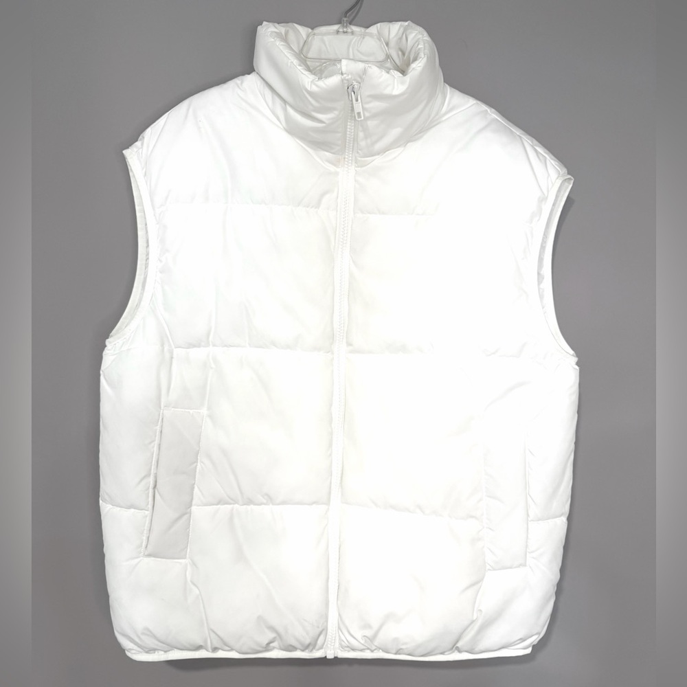 H&M Bright White Quilted Puffer West- size XS oversized fit, excellent conditio